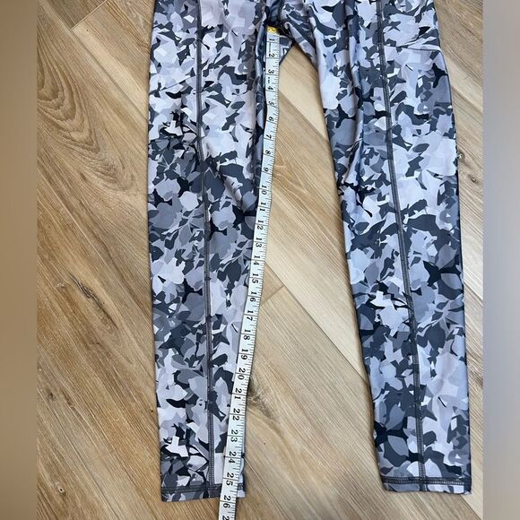 SAVVI Gray Women’s Leggings Size Medium - Picture 7 of 9